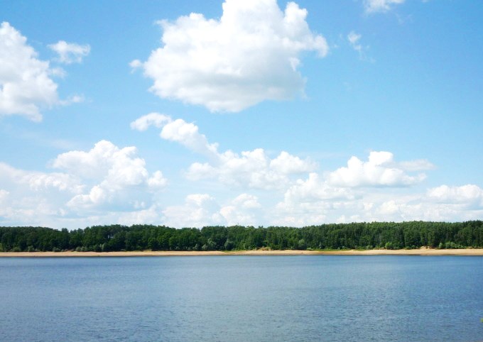 Дом на можайск водохранилище. Можайское водохранилище Блазново. Можайское водохранилище песчаный пляж. Гороховый остров Можайское водохранилище. Можайский район водохранилище.